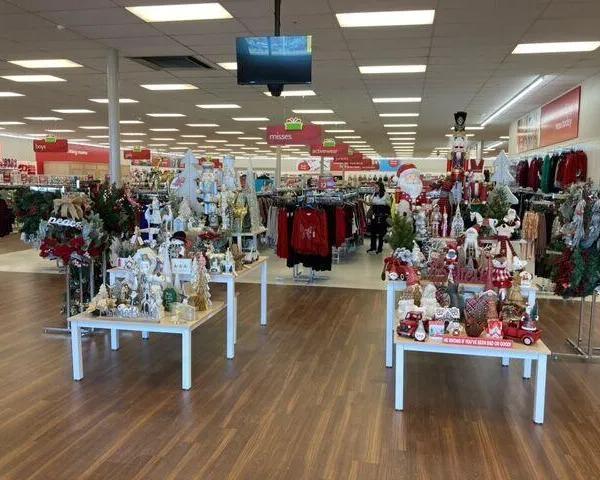 Leeland House, Bealls and more prepare for island openings